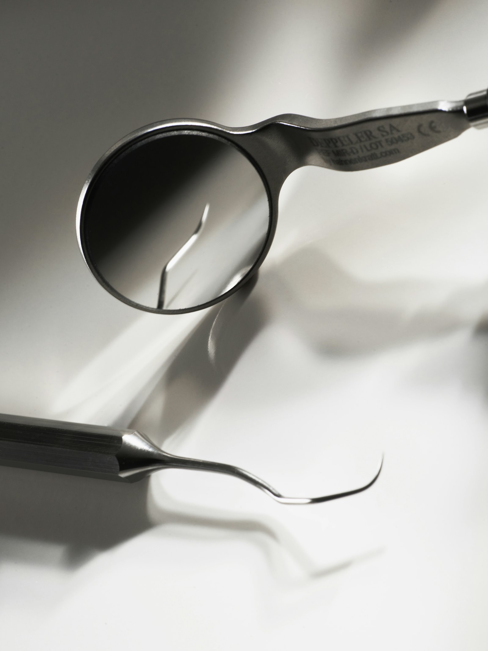 Instruments de soins dentaires – illustration